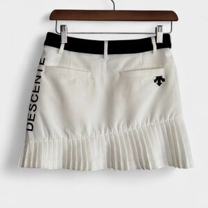 Descente Mini Pleated Golf Skirt Skort White Black Size Small - Like New!